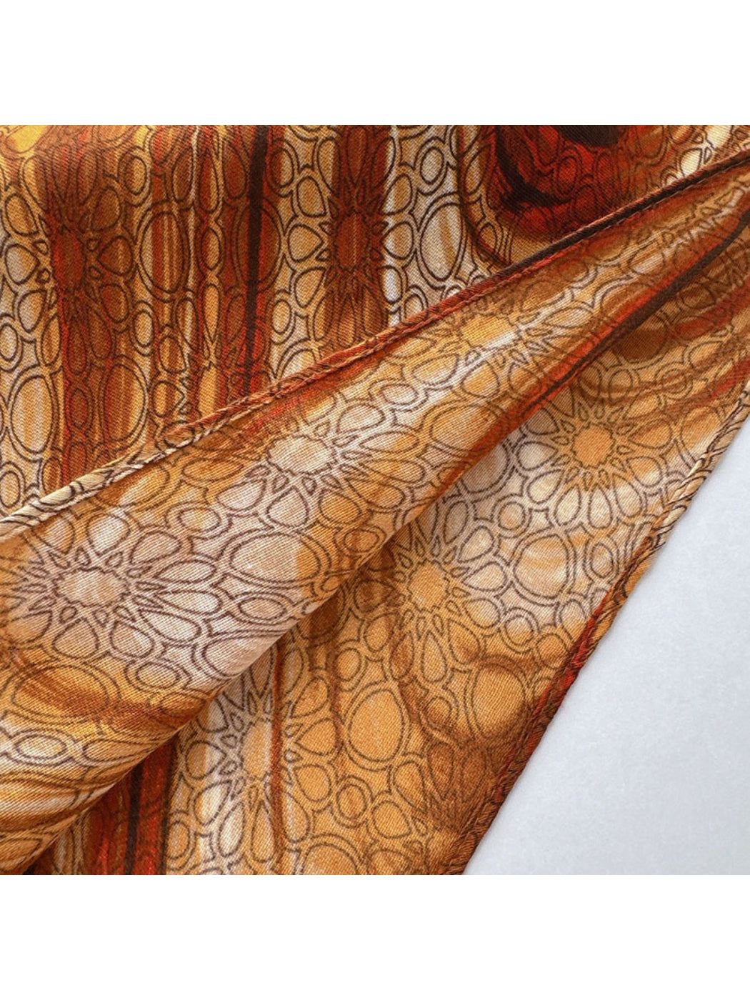 Scarvii - Geometric Gradient Pattern Long Scarf