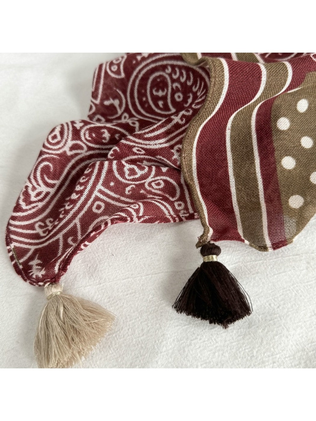 Scarvii - Printed Simple Style Square Neck Scarf