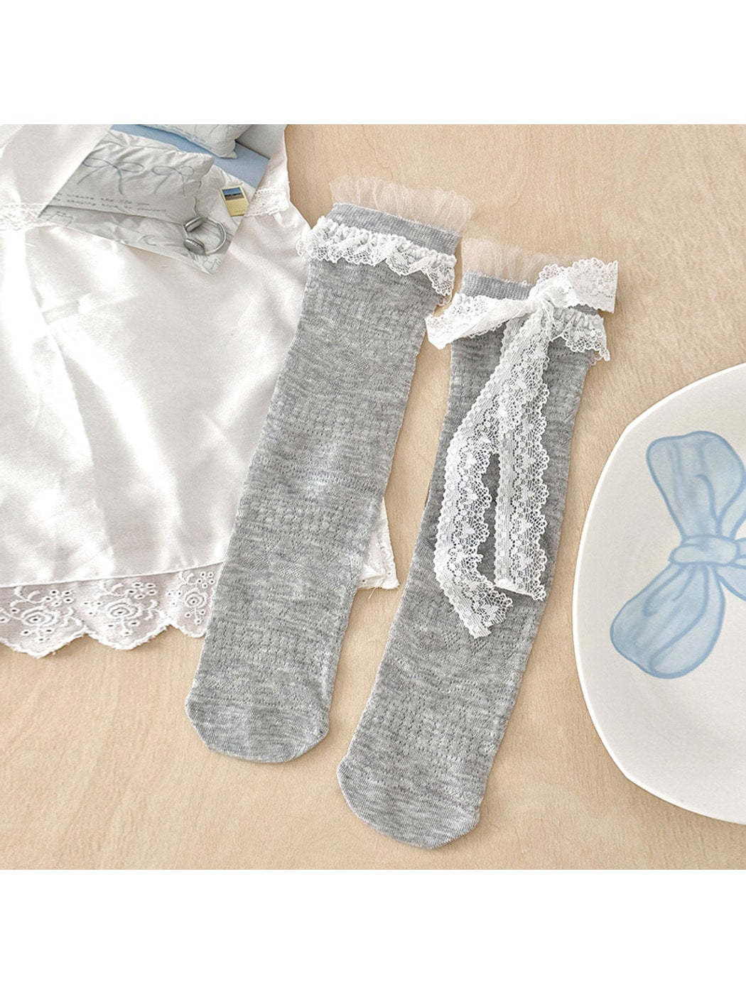 Rufia - Lace Trim Bow Detail Solid Color Crew Socks