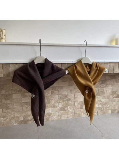 Scarvii - Daisy Detail Triangle Knit Scarf