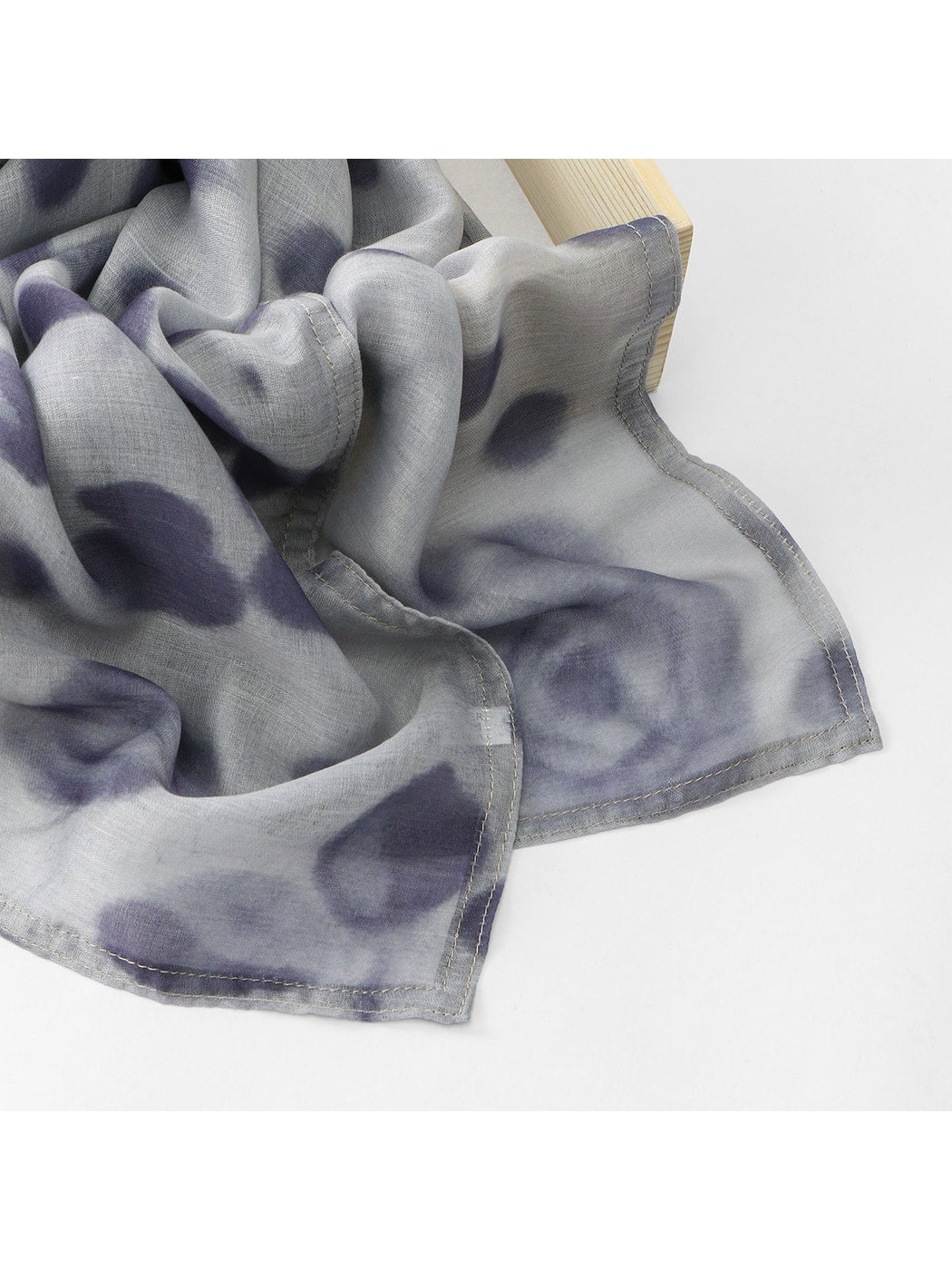 Scarvii - Elegant Rose Printed Scarf