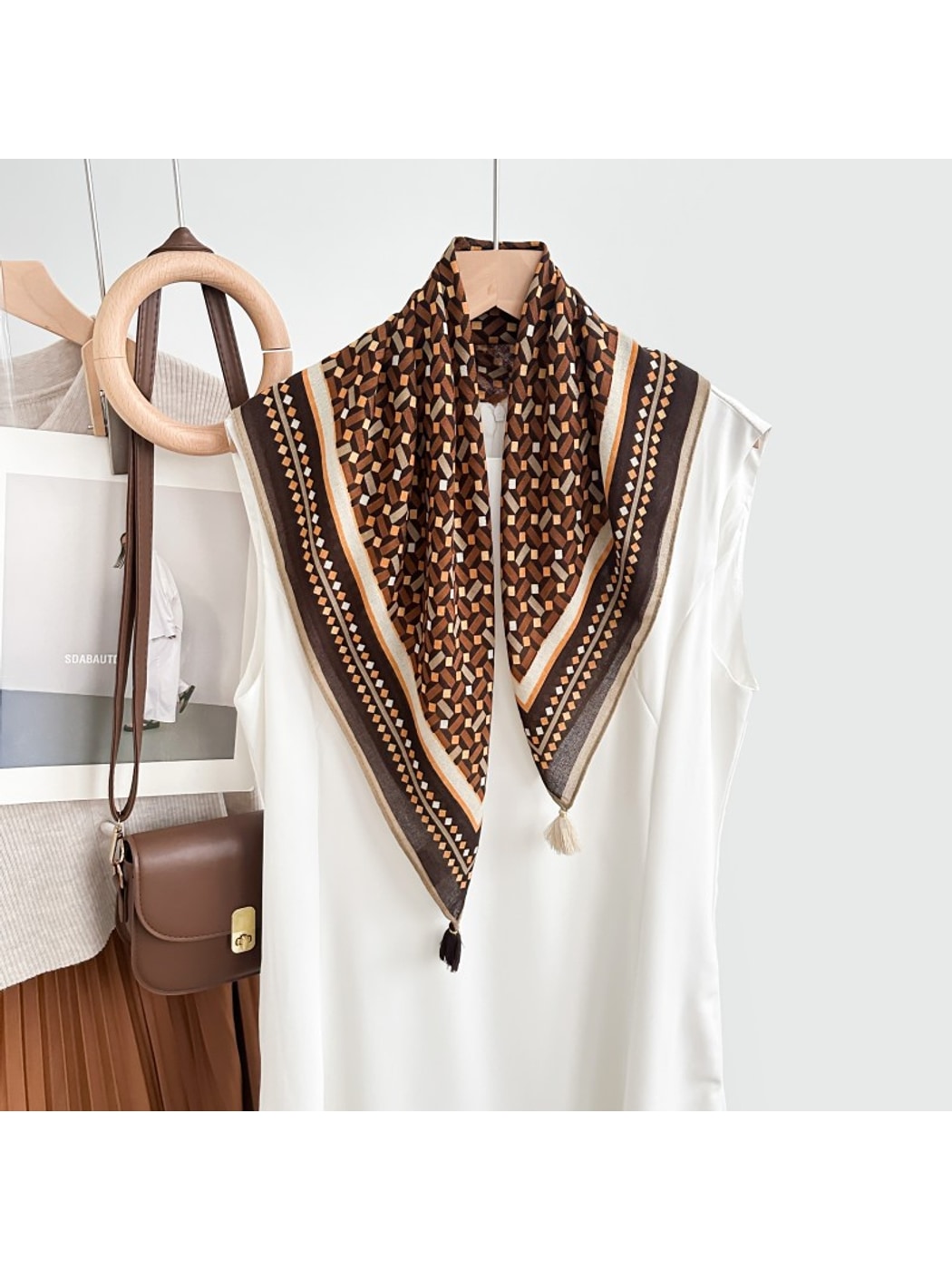Scarvii - Elegant Geometric Print Square Scarf