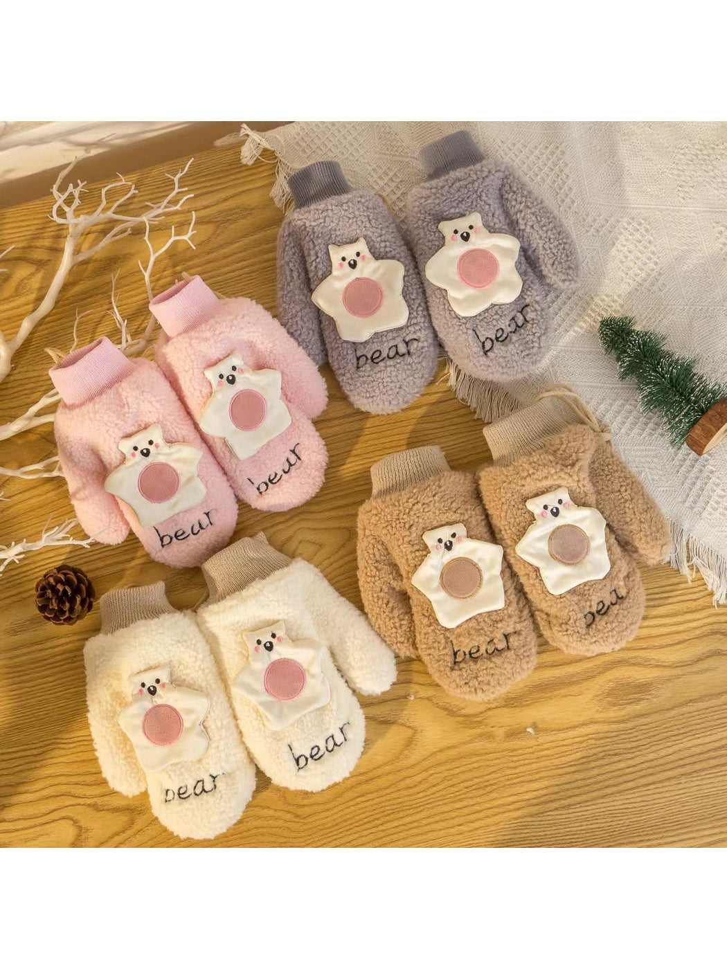 Gloving - Cartoon Bear Applique Plush Winter Mittens