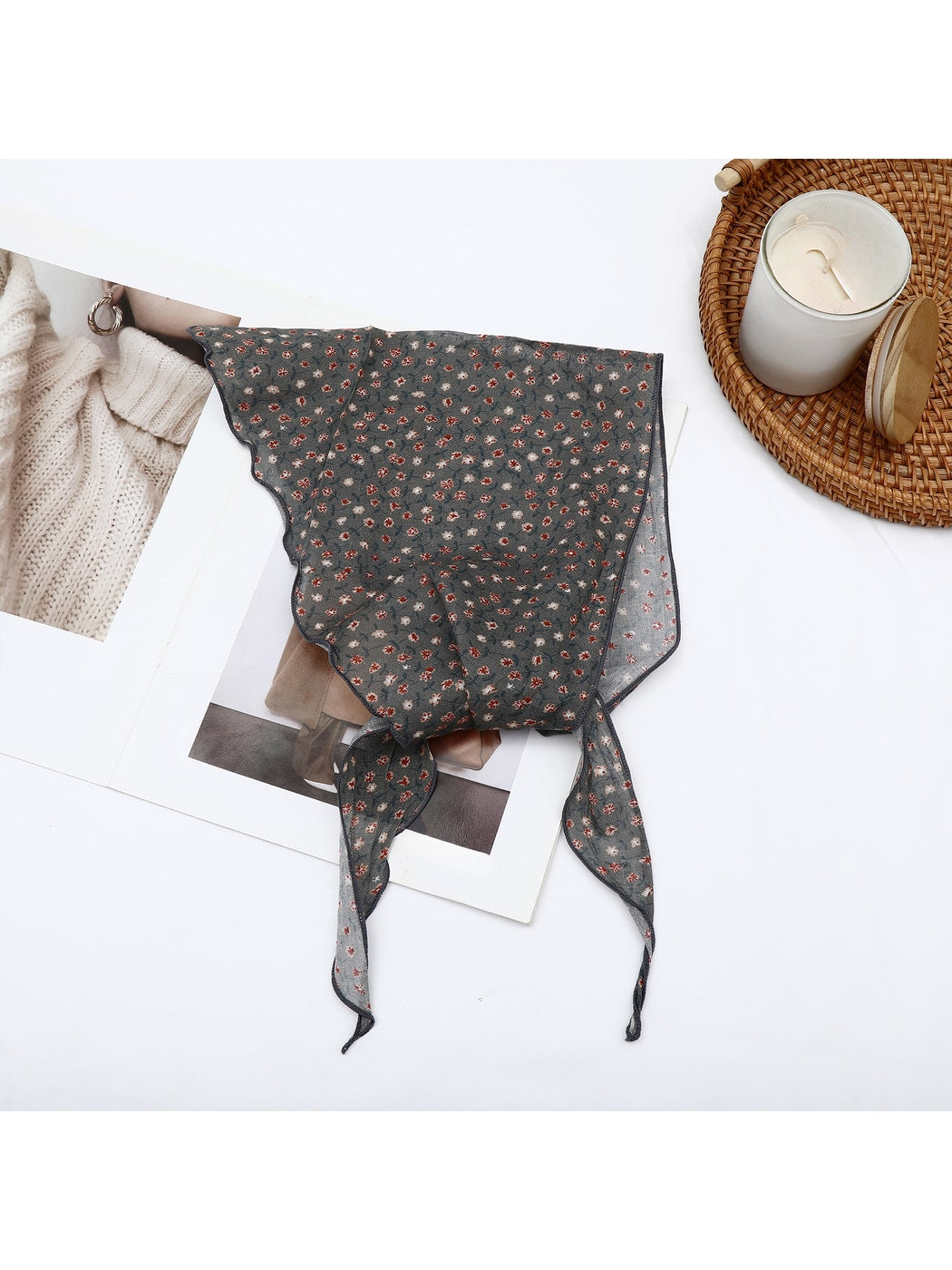 Scarvii - Floral Print Detail Decorative Triangle Bandana