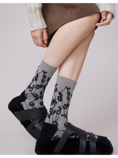 Rufia - Vine Stitch Pattern Crew Socks