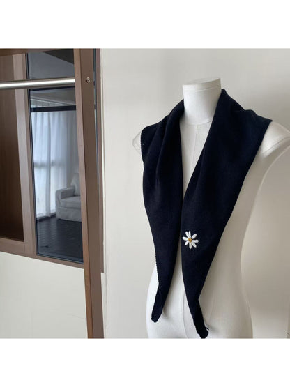 Scarvii - Daisy Detail Triangle Knit Scarf