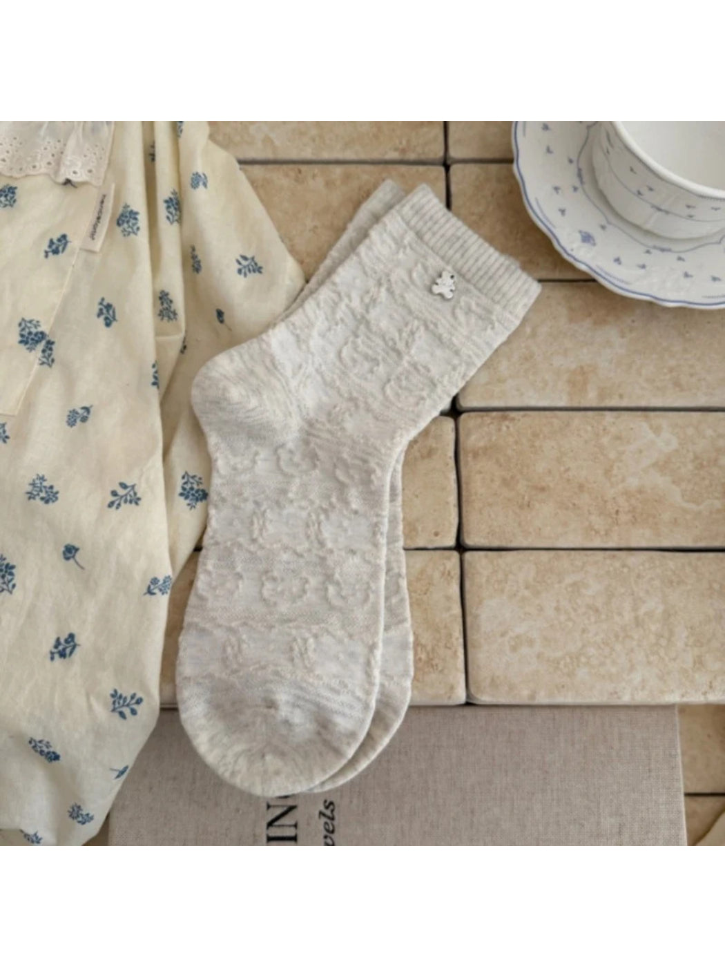Rufia - Raised Bear and Bow Pattern Socks