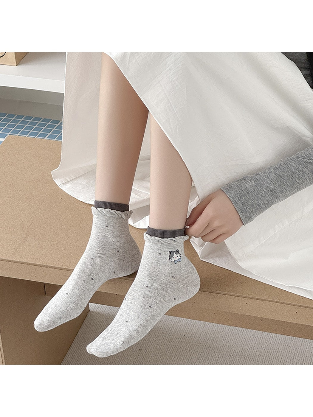 Rufia - Cute Cat Embroidery Polka Dot Ankle Socks