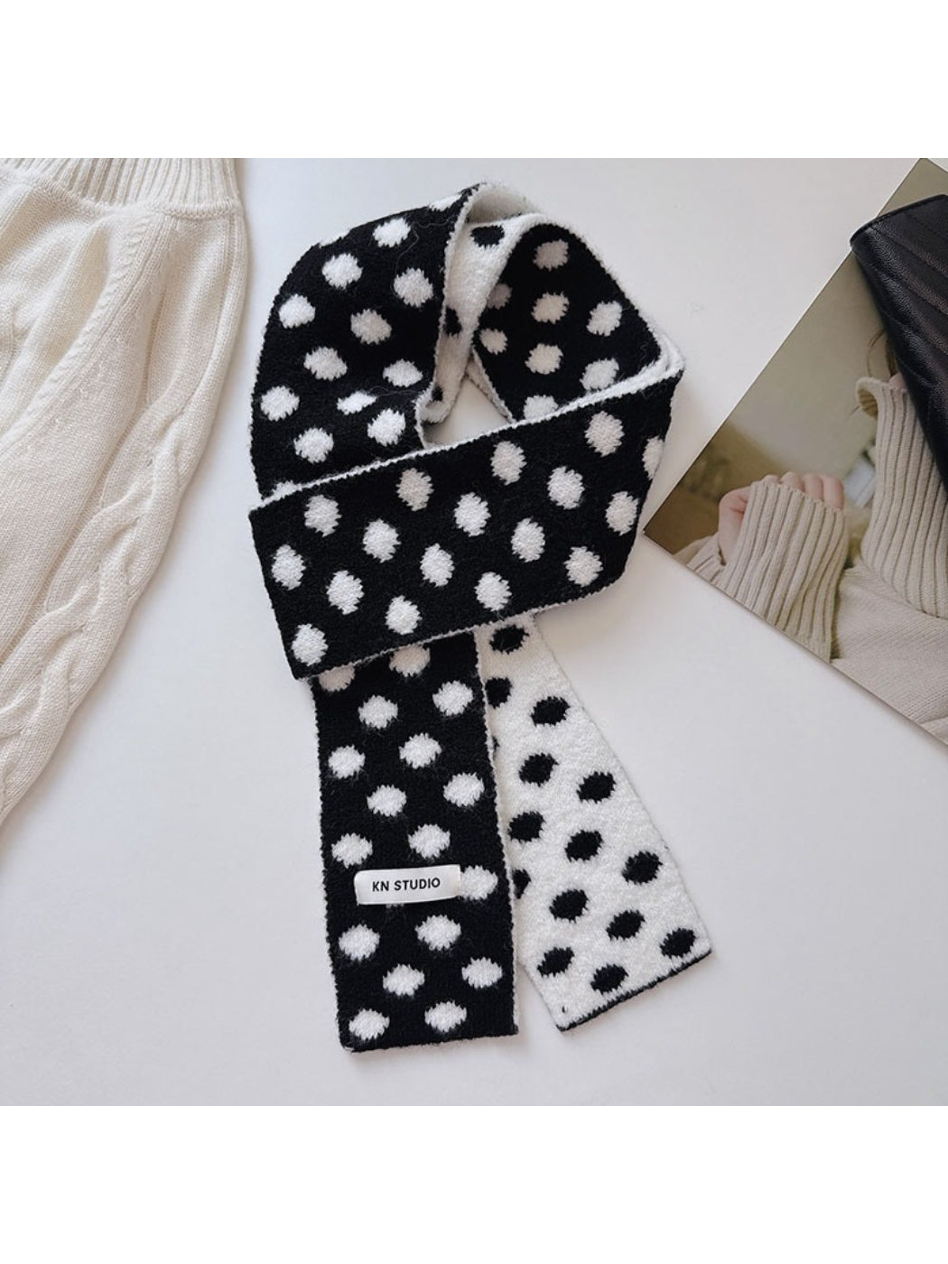 Scarvii - Reversible Soft Dot Scarf