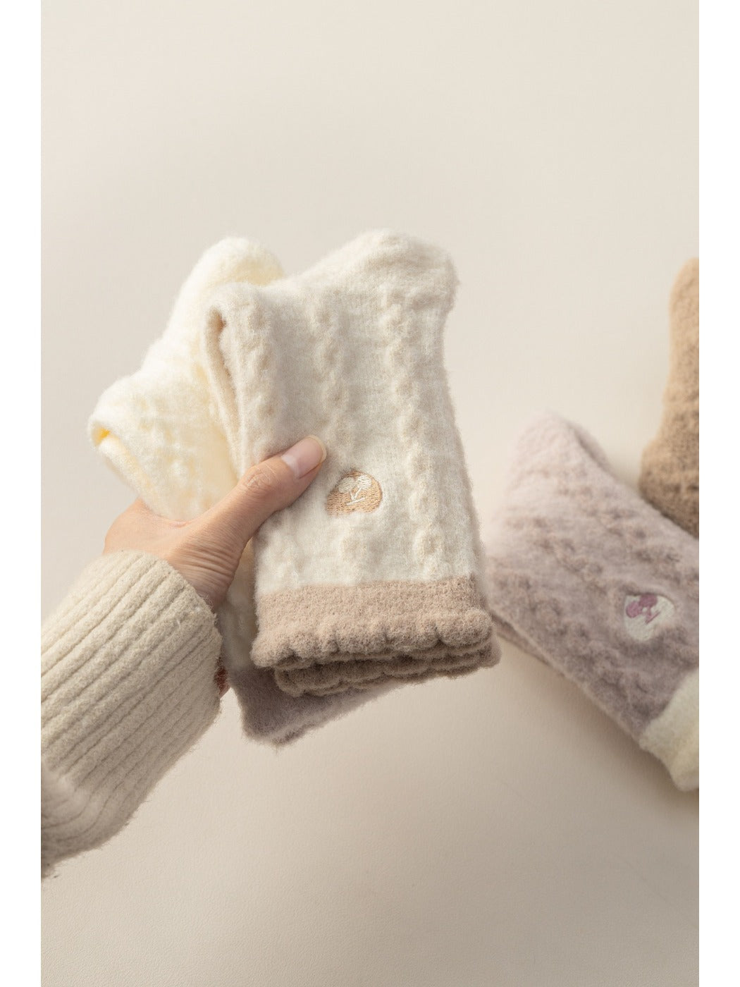 Rufia – Heart Embroidery Warm Home Socks
