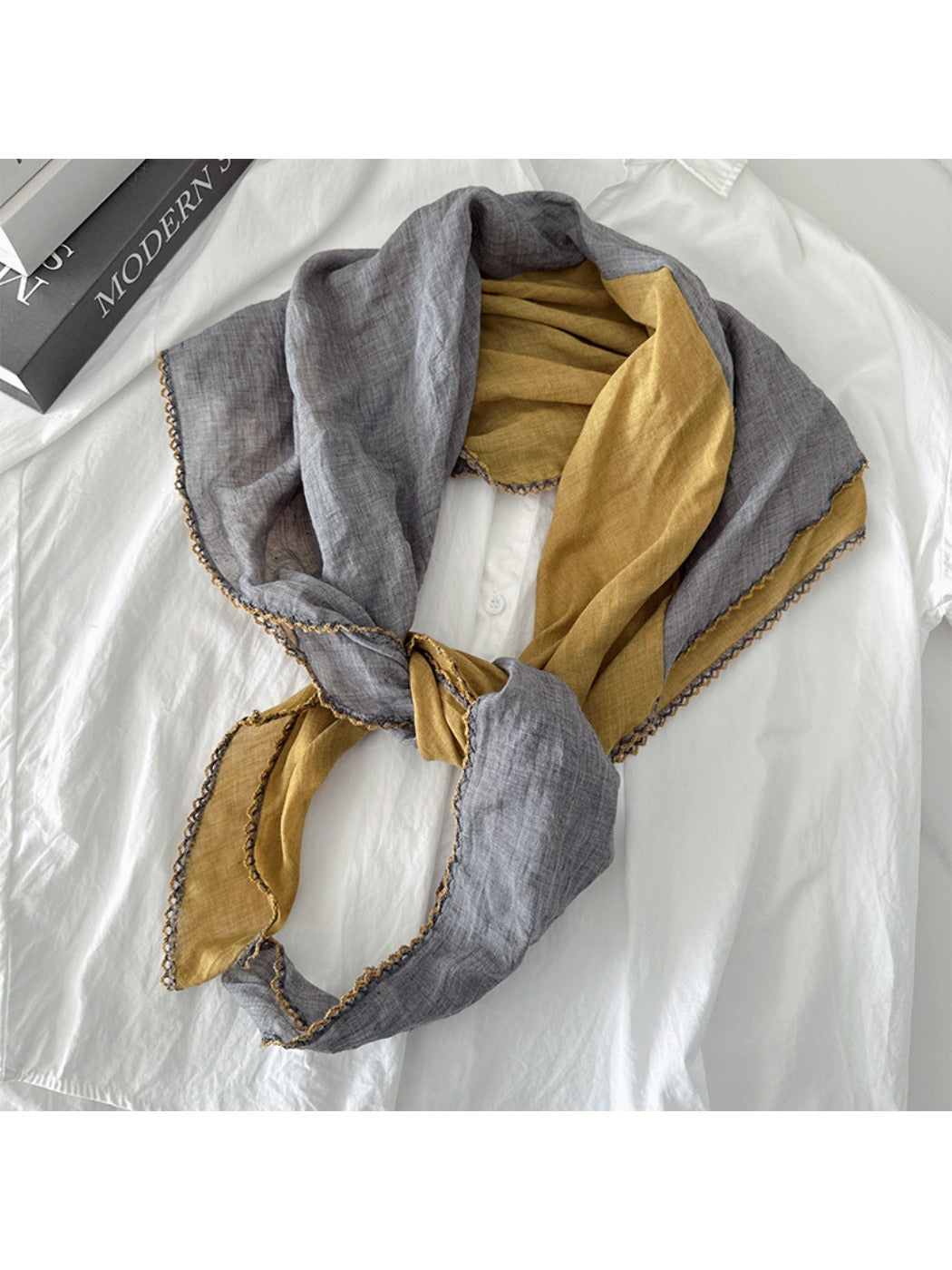 Scarvii - Two-Tone Diamond Shaped Scarf