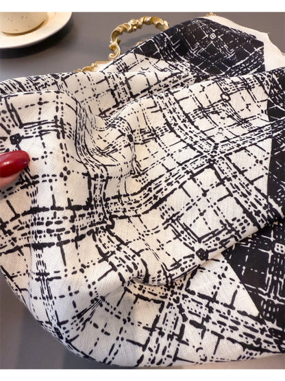 Scarvii - Square Scarf with Plaid Pattern