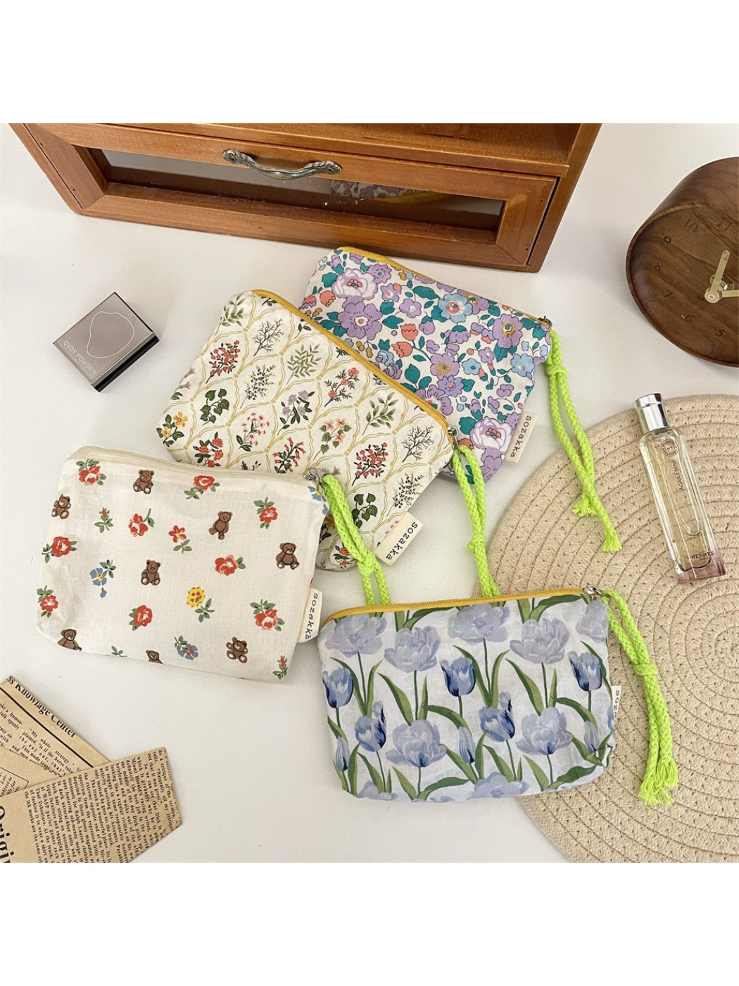 Cosbai - Floral Zipper Cosmetic Pouch