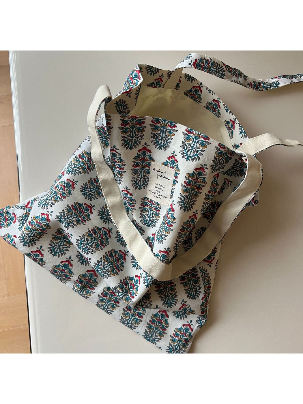 Cosbai - Retro Floral Print Open Top Tote Bag