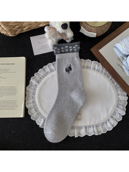 Rufia - Cute Cat Embroidered Crew Socks
