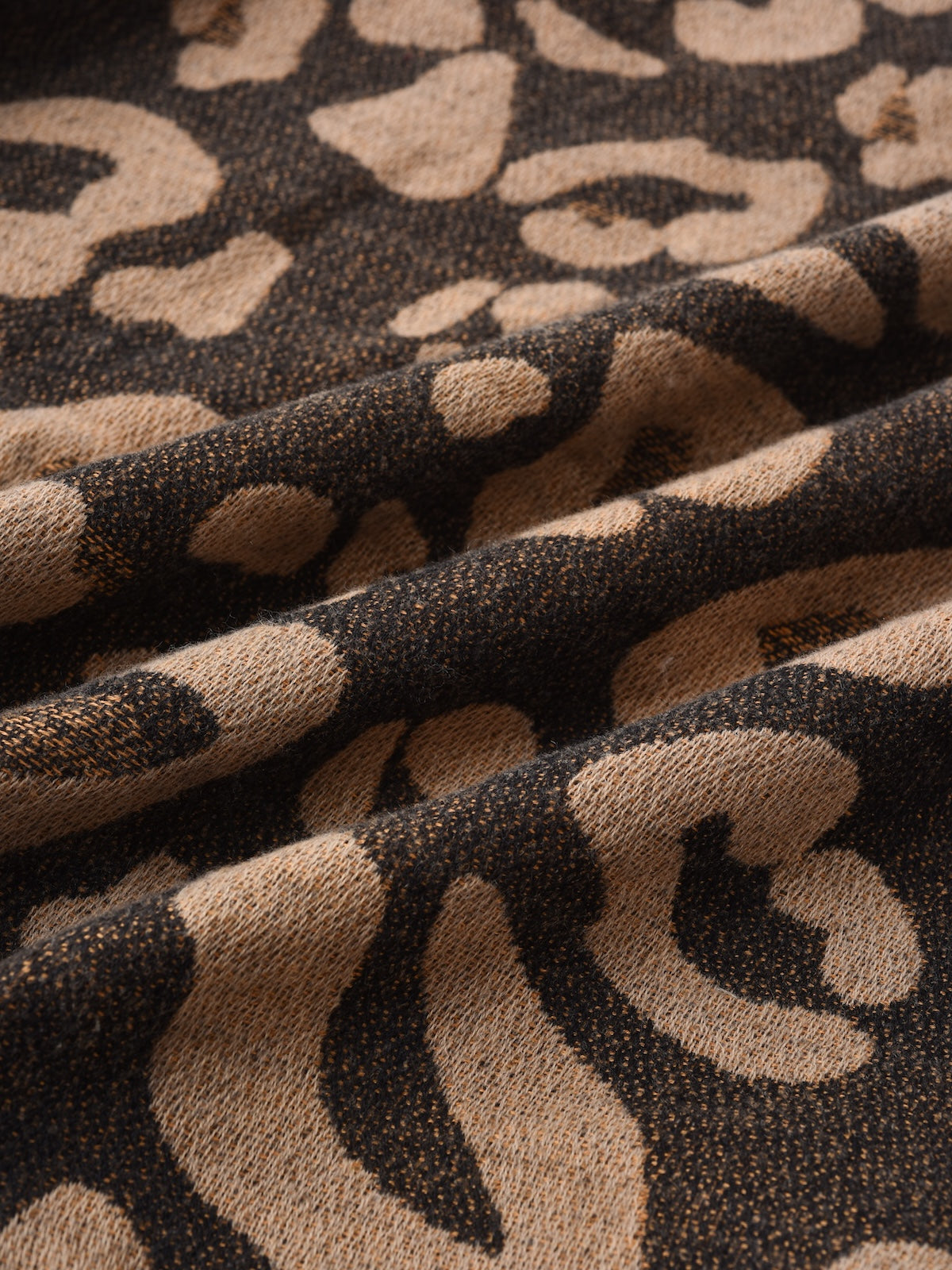 Scarvii – Leopard Pattern Fringe Shawl Scarf