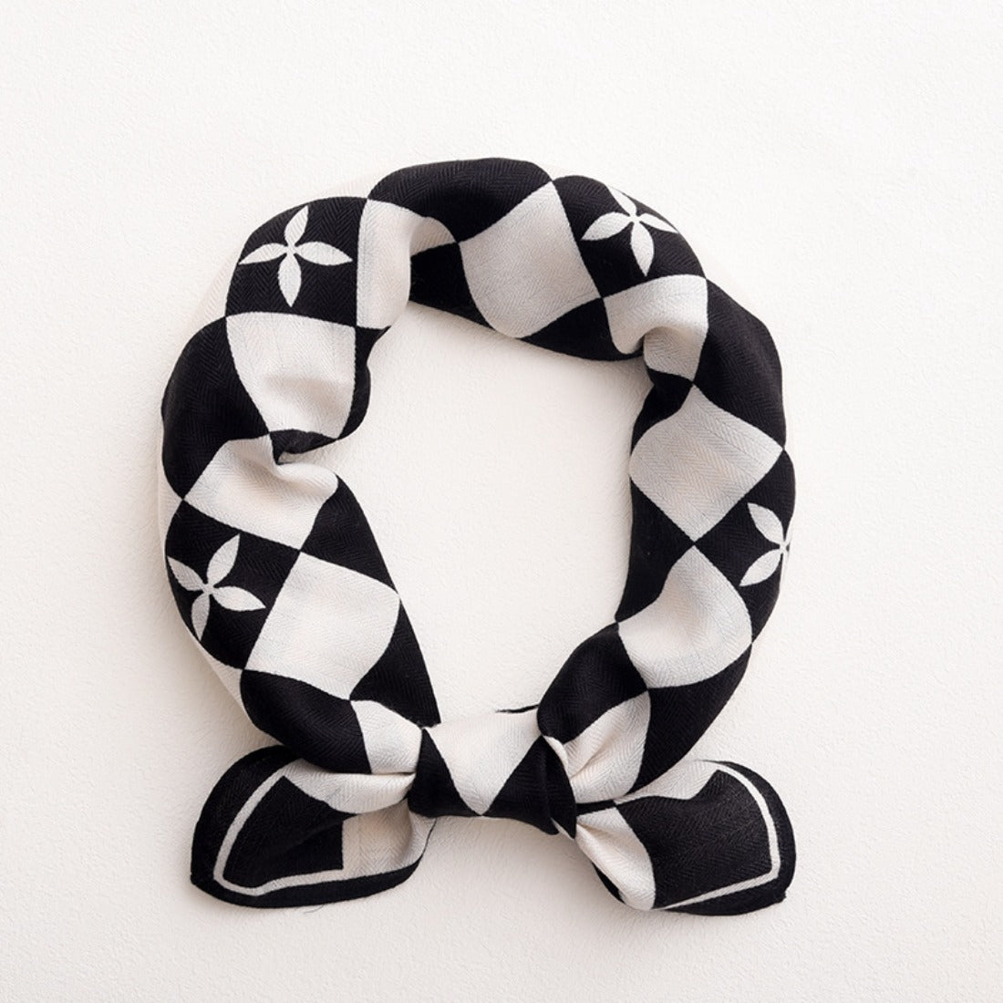 Scarvii - Checkered Square Scarf