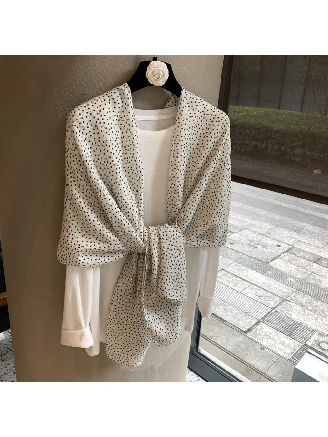 Scarvii - Minimal Gold Detail Everyday Wrap Scarf