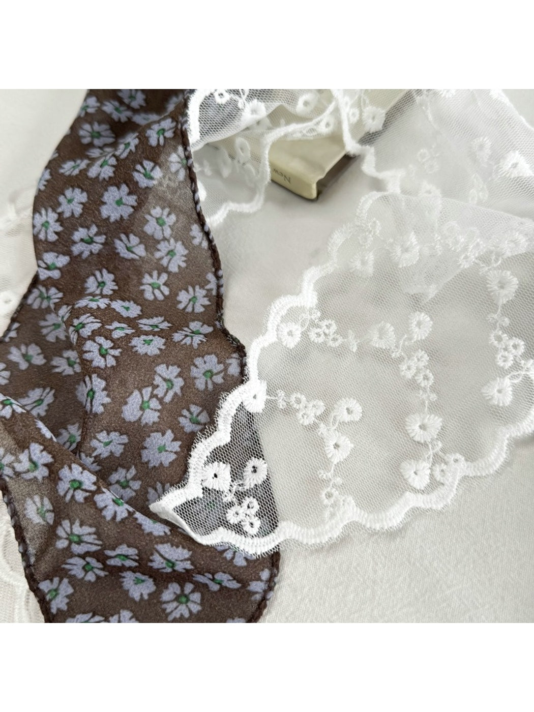 Scarvii - Retro Lace Narrow Decorative Scarf