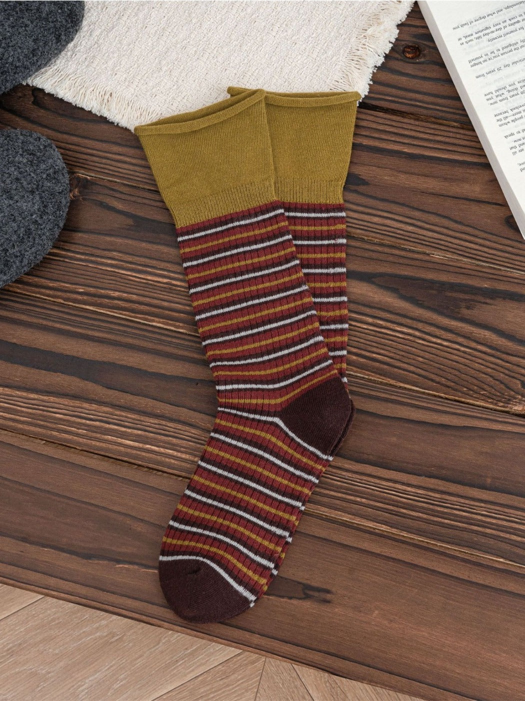 Rufia – Color-Block Retro Mid-Calf Socks