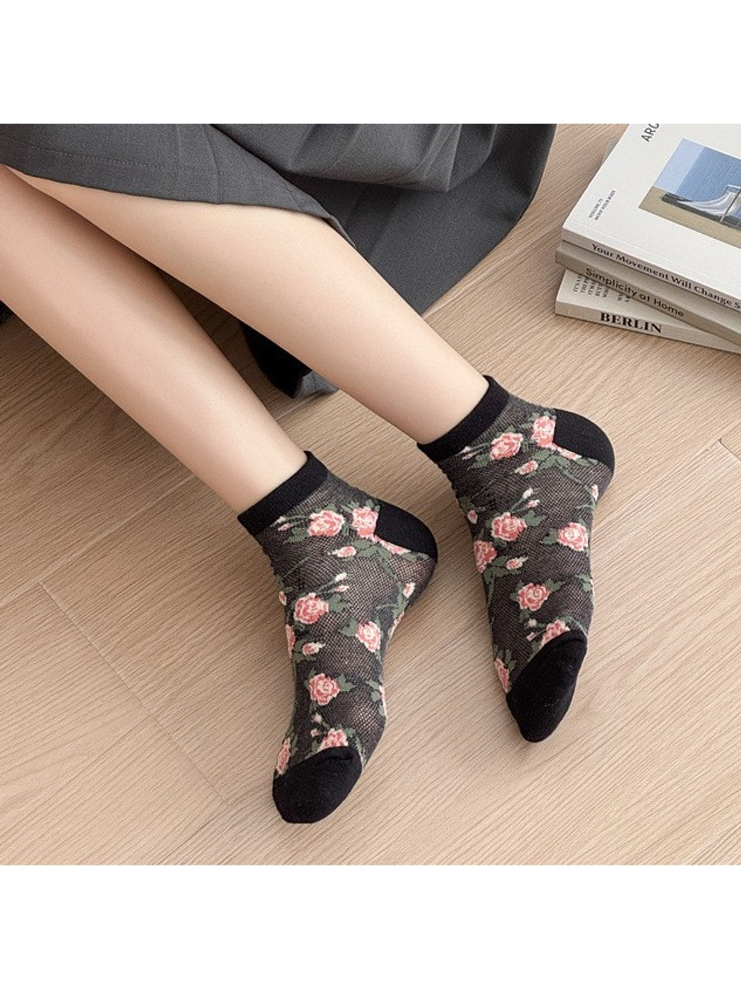 Rufia - Vintage Rose Pattern Ankle Socks
