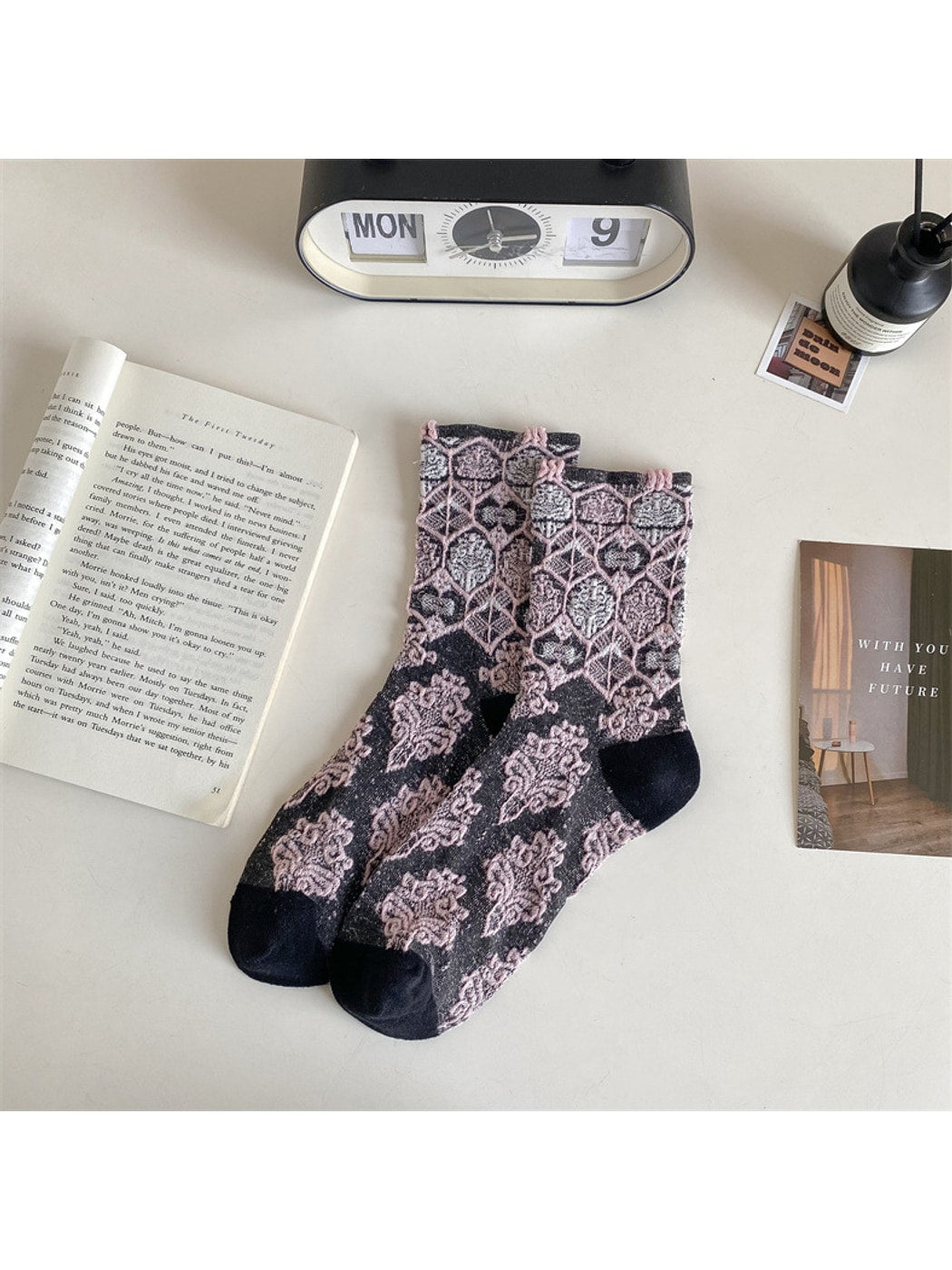 Rufia - Vintage Floral Pattern Lace Crew Socks