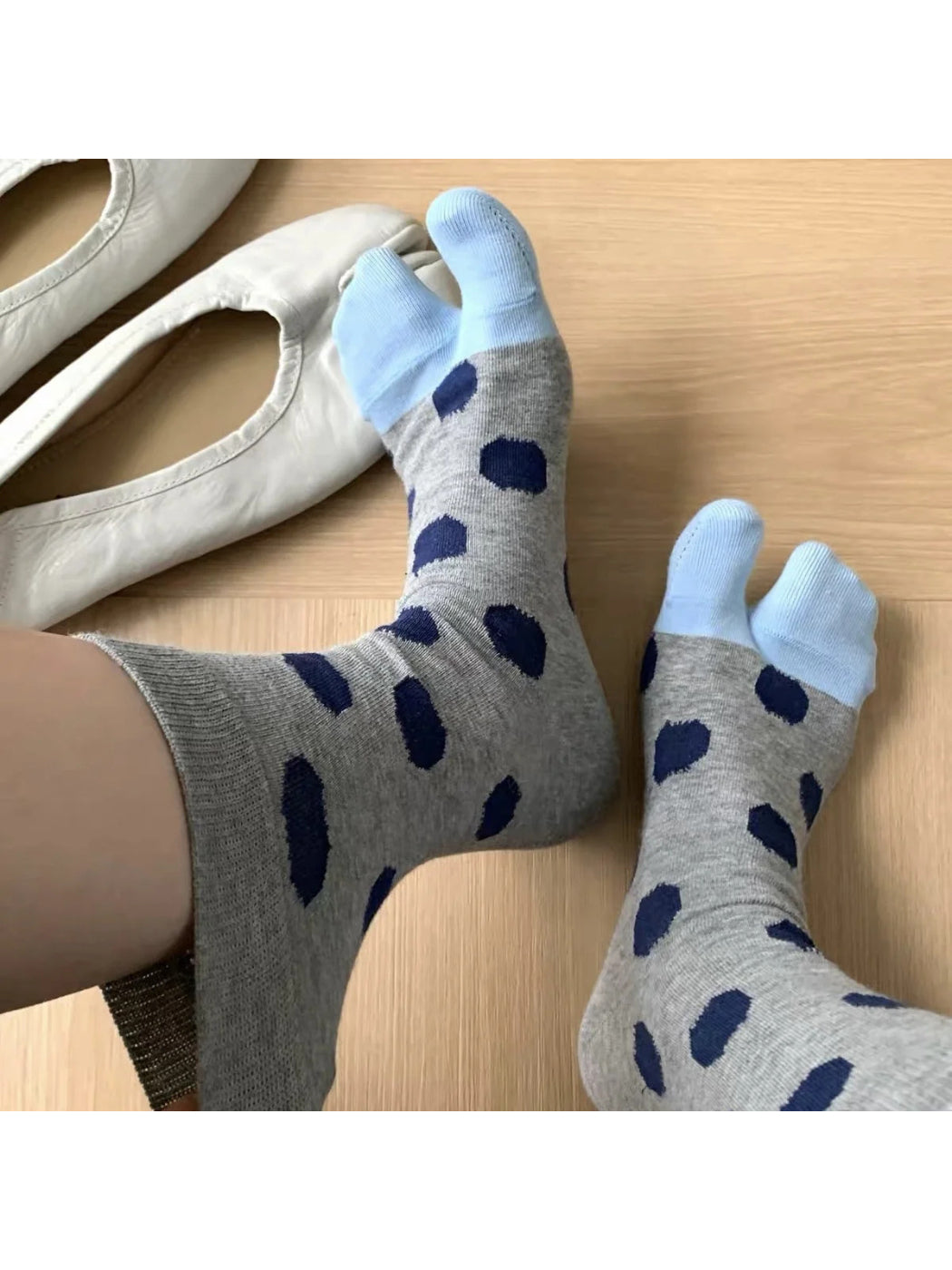 Rufia - Polka Dot Ribbed Cuff Split-Toe Crew Socks
