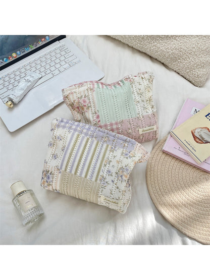 Cosbai – Cosmetic Pouch with Floral Print