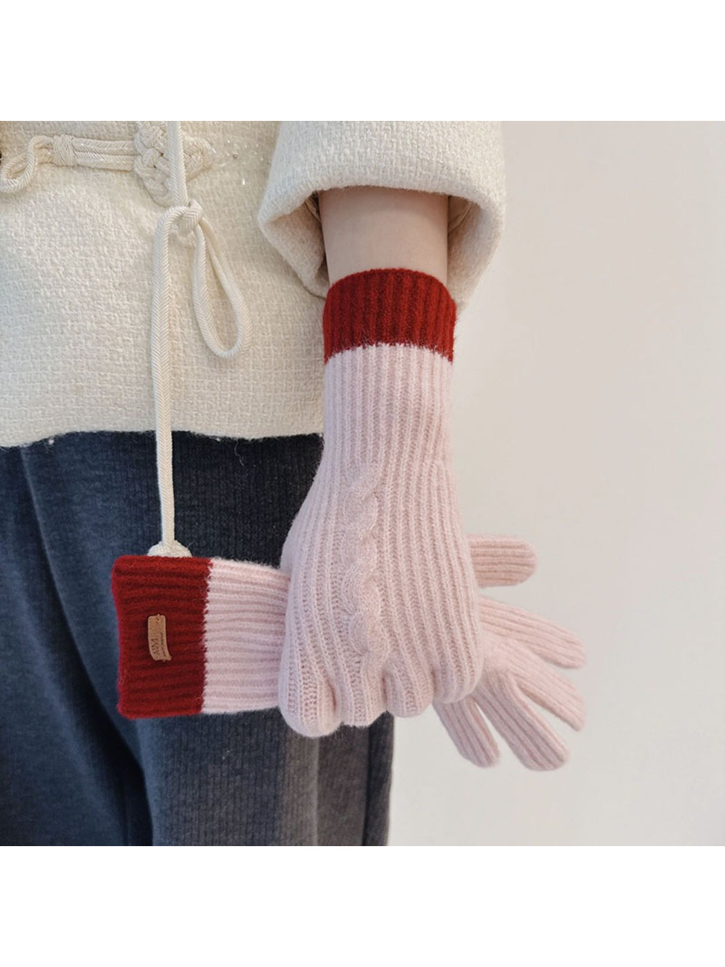 Gloving Colorblock Knit Winter Gloves glove shape