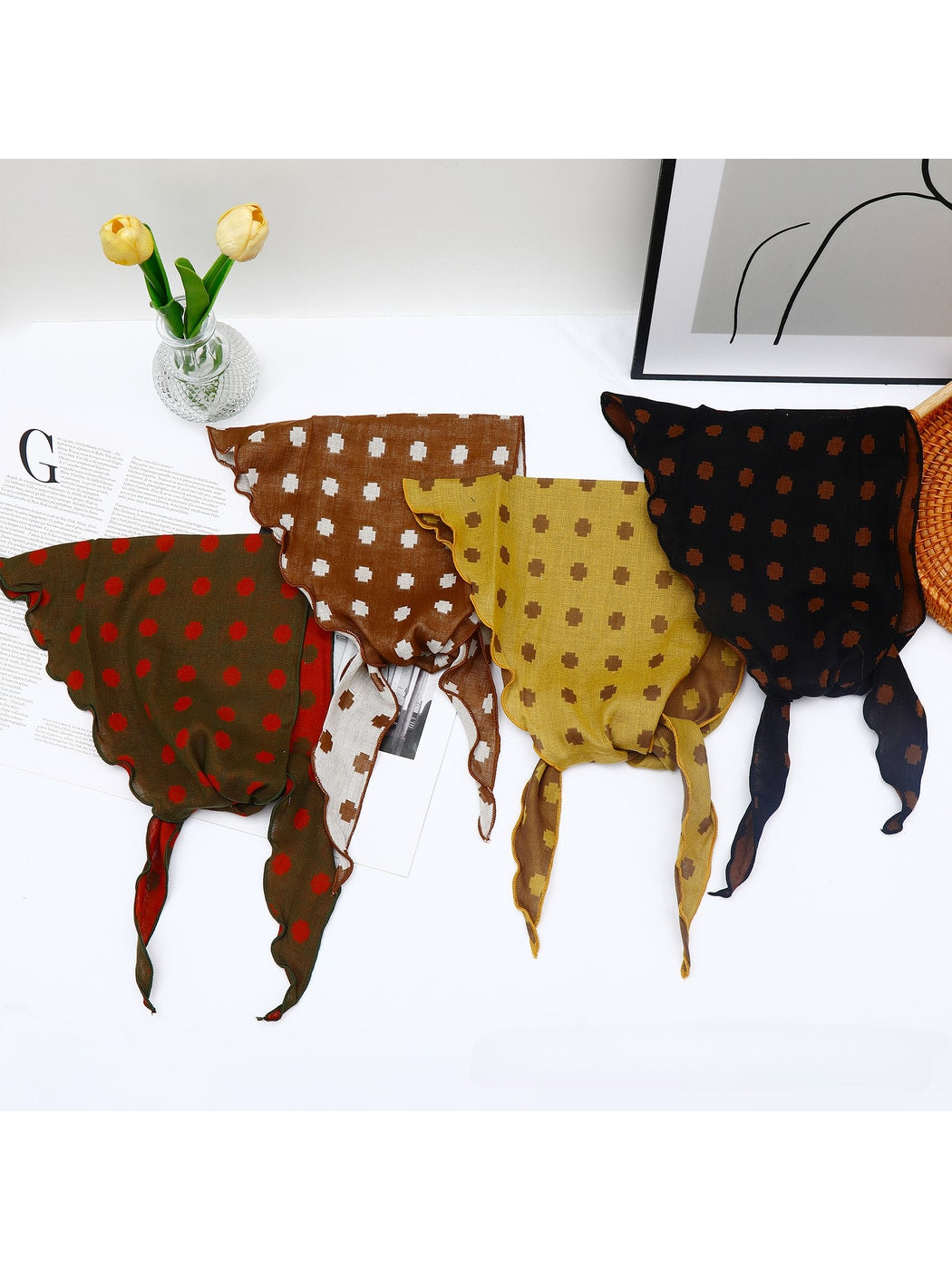 Scarvii - Geometric Print Two Tone Triangle Bandana