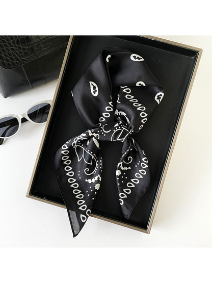 Scarvii - Vintage Paisley Scarf - A stylish and versatile scarf