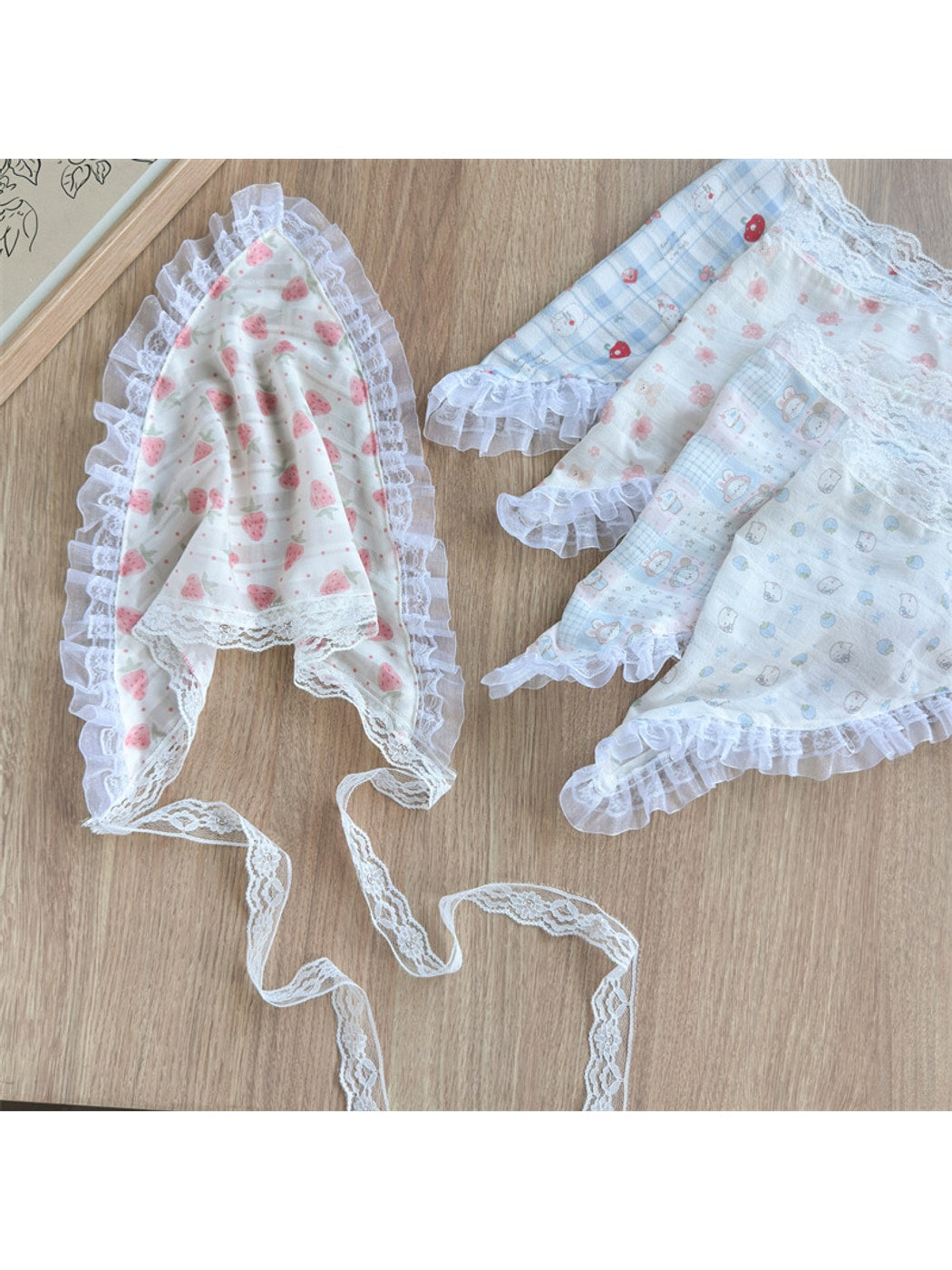 Scarvii - Sweet Print Lace Trim Women's Head Scarf