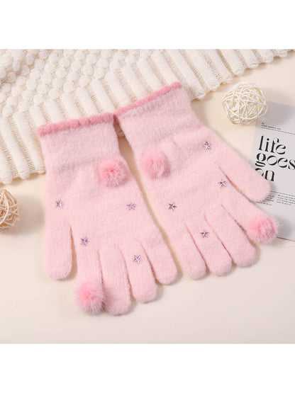 Gloving – Plush Star Accent Winter Gloves