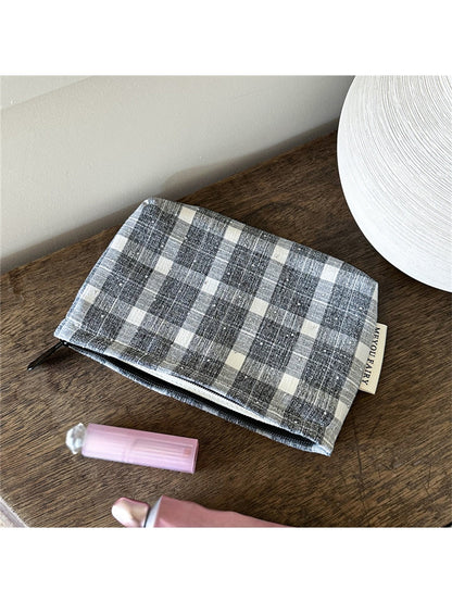 Cosbai - Gray White Checkered Zipper Makeup Bag