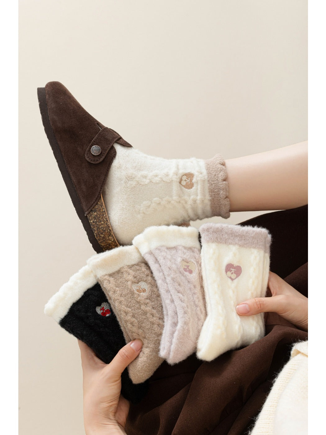 Rufia – Heart Embroidery Warm Home Socks