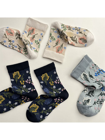 Rufia - Vintage Floral Embroidered Mid-Calf Socks