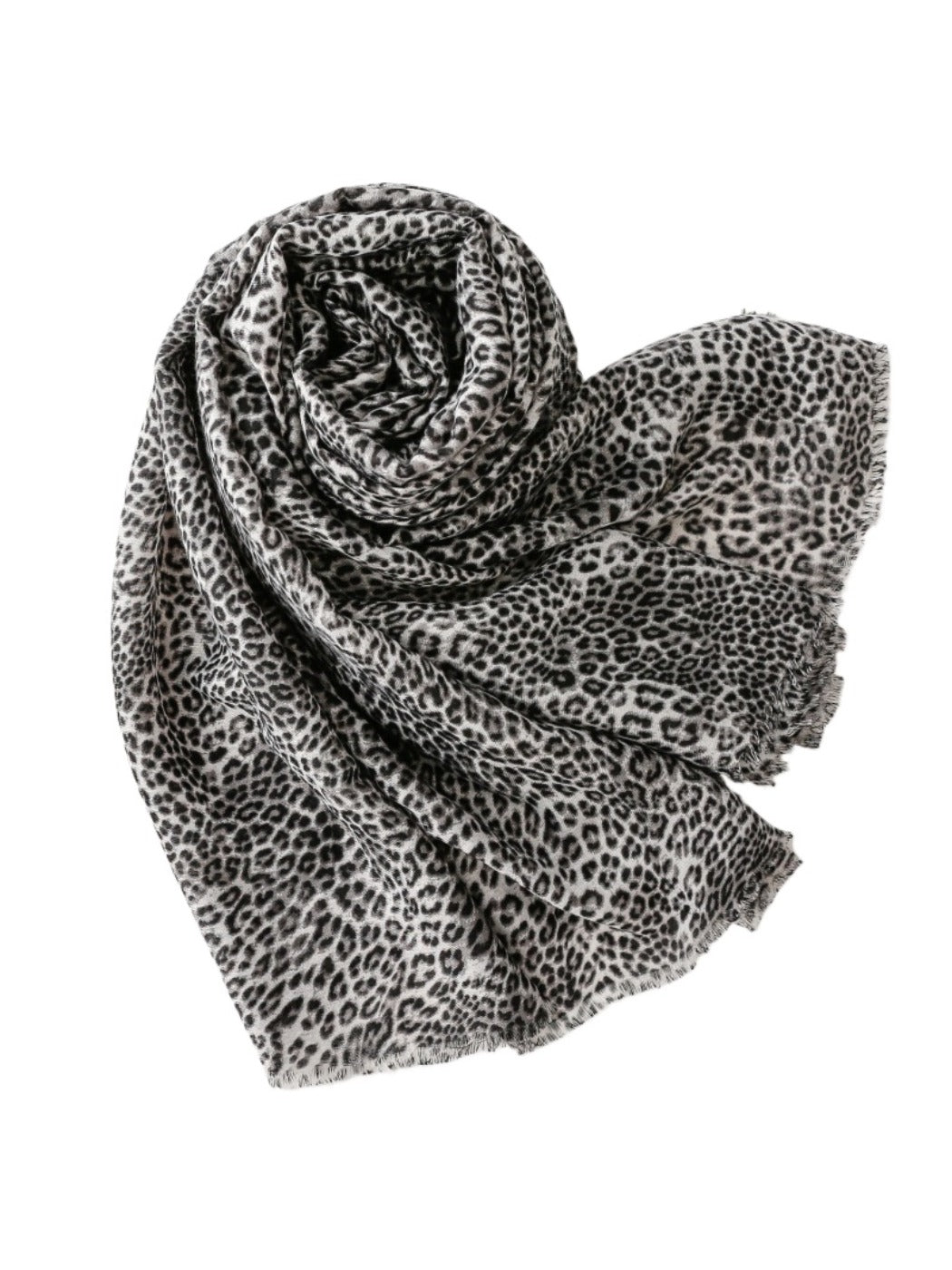 Scarvii - Classic Winter Scarf with Leopard Print