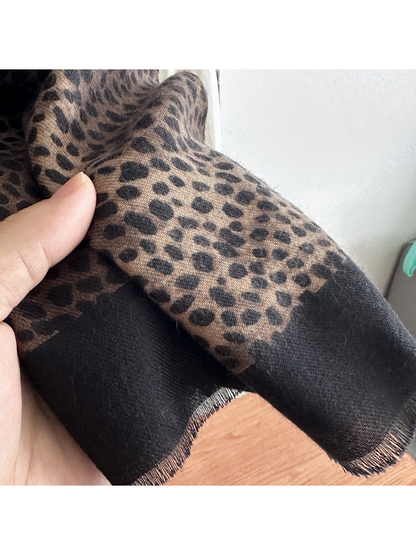 Scarvii - Cheetah Print Contrast Border Scarf