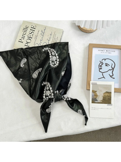 Scarvii - Reversible Paisley Triangle Scarf