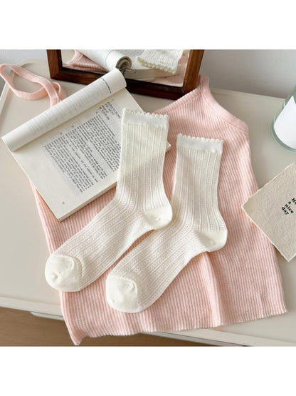 Rufia - White Embossing Scalloped Edge Crew Socks