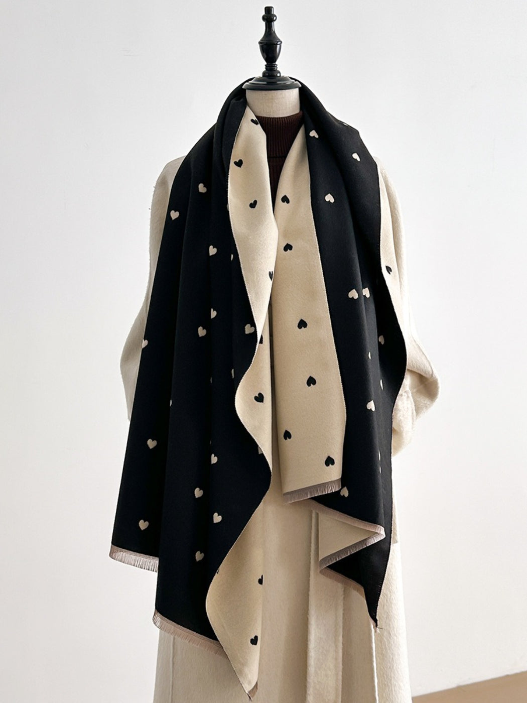 Scarvii – Reversible Heart Print Scarf & Wrap
