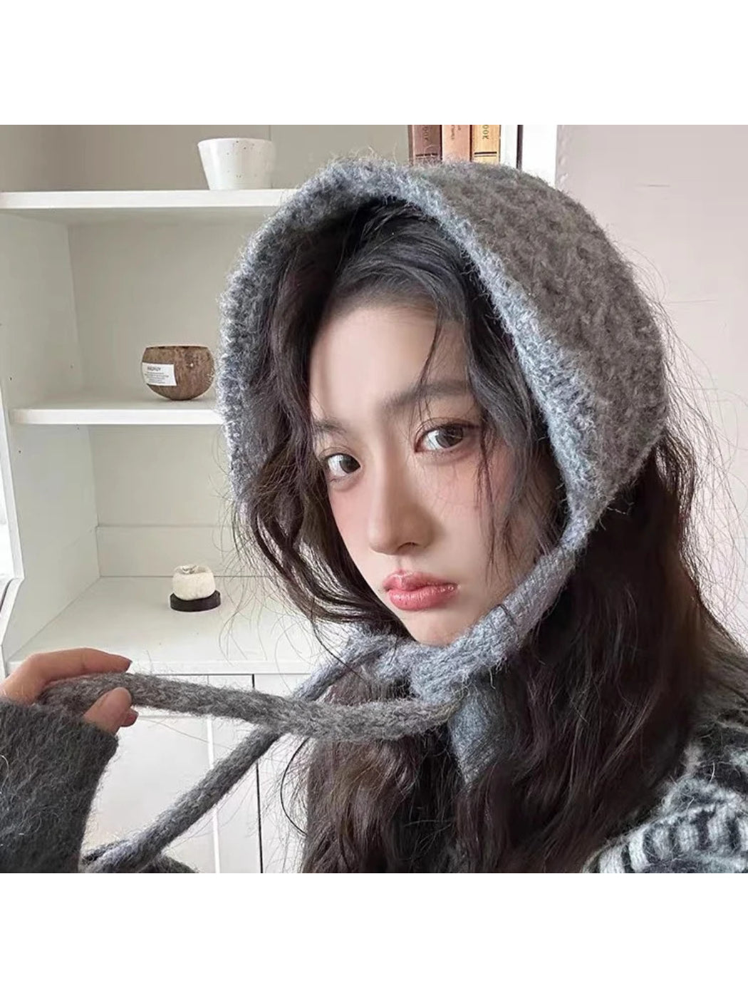 Scarvii – Fuzzy Cozy Bonnet Hat