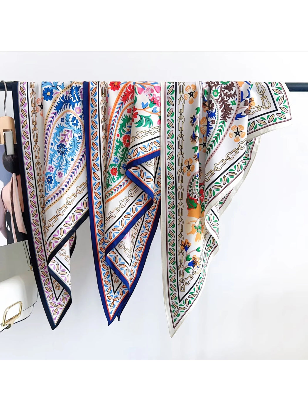 Scarvii Floral Chain Print Triangle Scarf