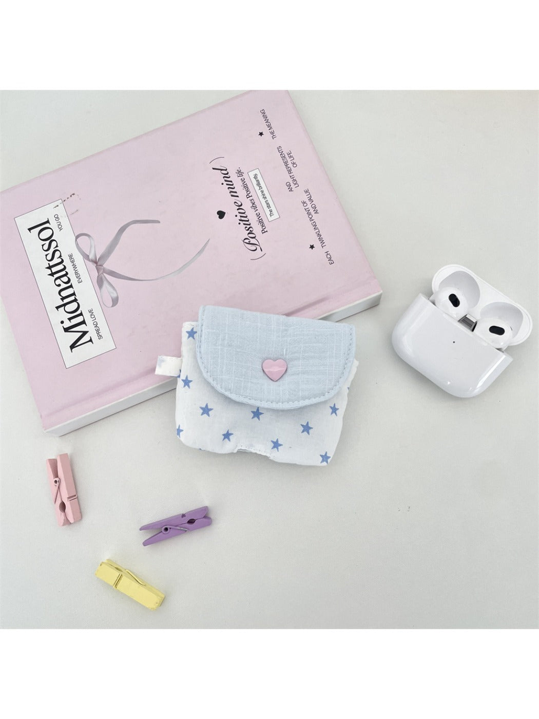 Cosbai - Wireless Earphone Pouch with Glitter Star Design