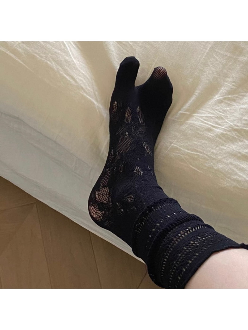 Rufia - Split Toe Lace Mesh Socks