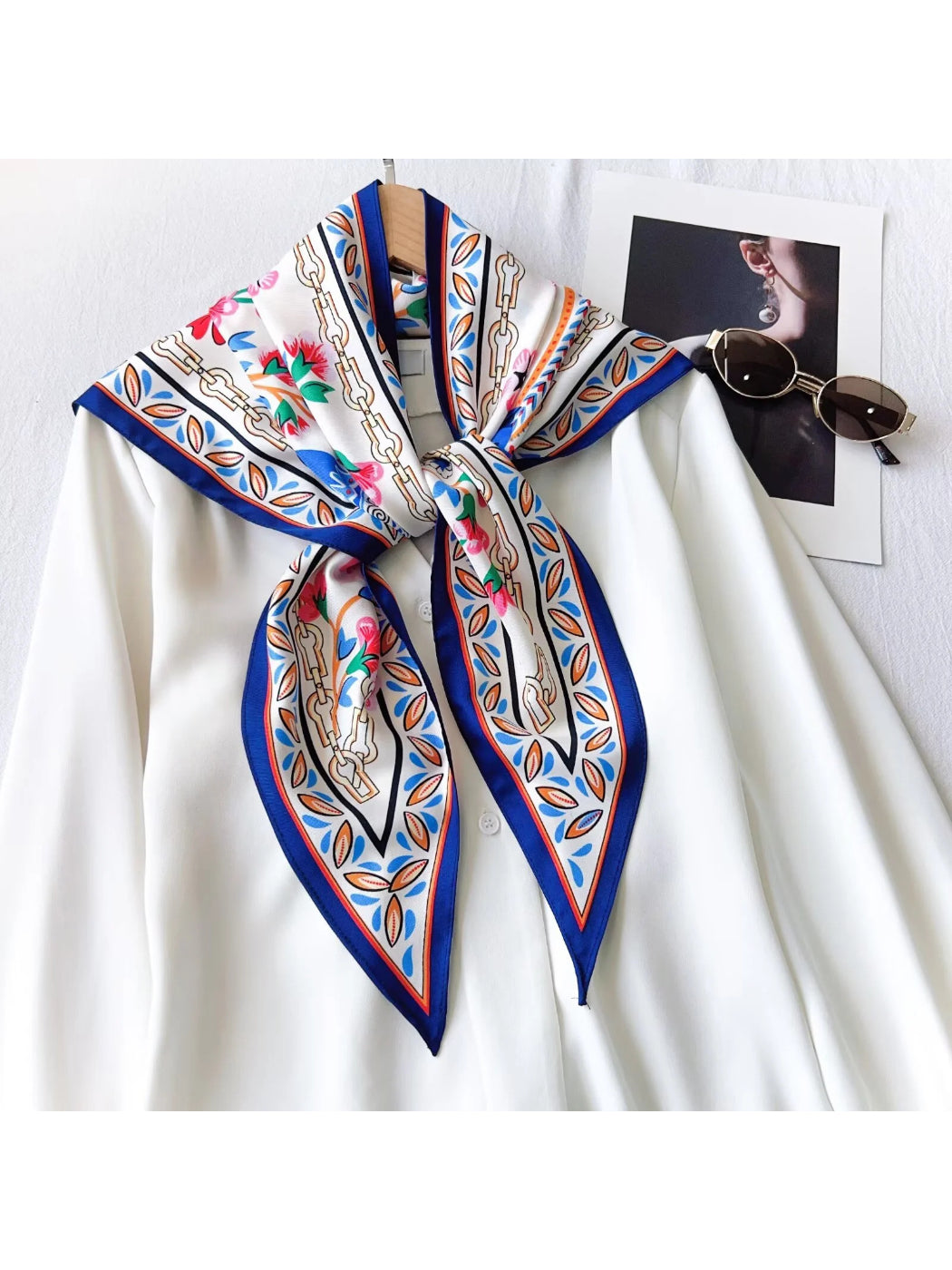 Scarvii Floral Chain Print Triangle Scarf