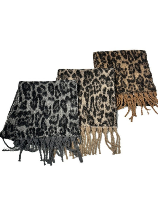 Scarvii - Vintage Warm Scarf with Leopard Print and Fringe
