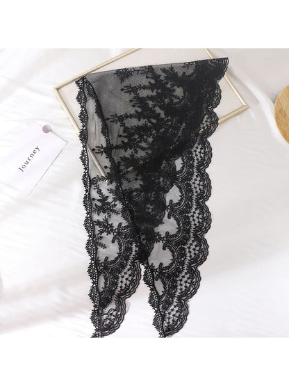 Scarvii - Floral Lace Wave Trim Triangle Bandana