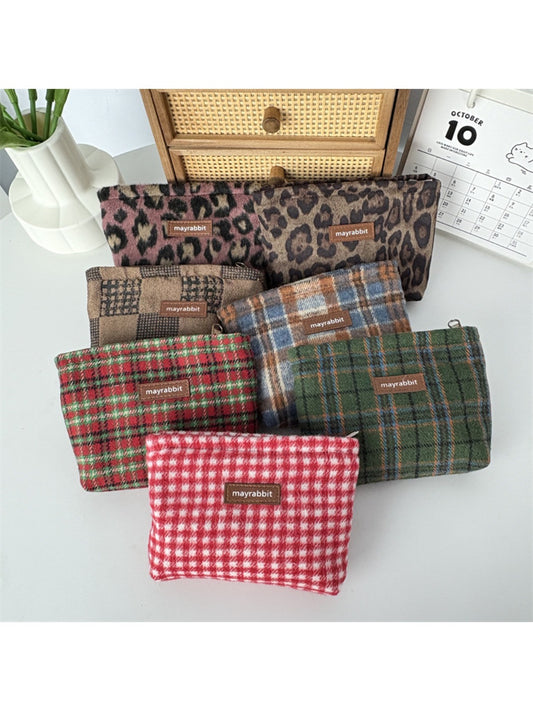 Cosbai - Retro Leopard Print Toiletry Bag