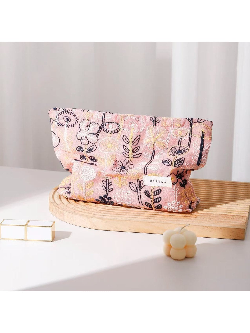 Cosbai - Fresh Floral Print Cosmetic Bag
